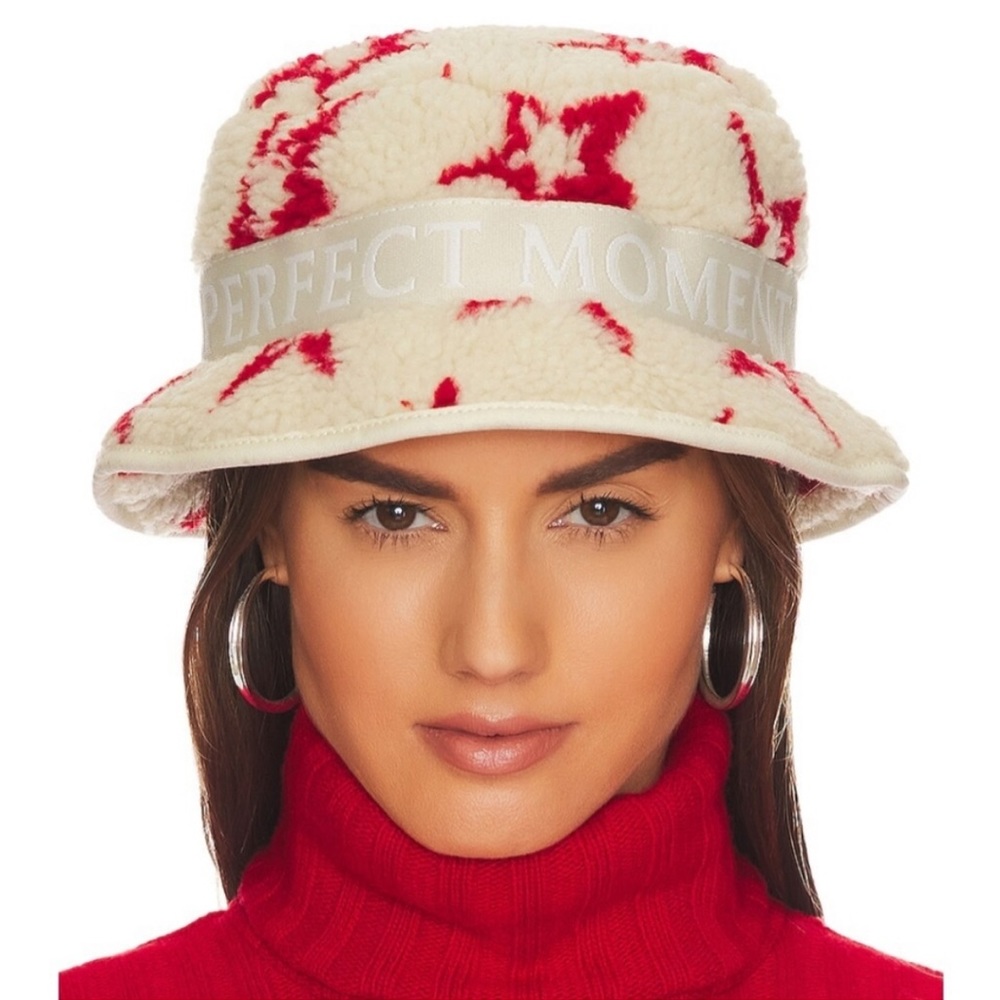 Perfect Moment Sherpa Star Bucket Hat